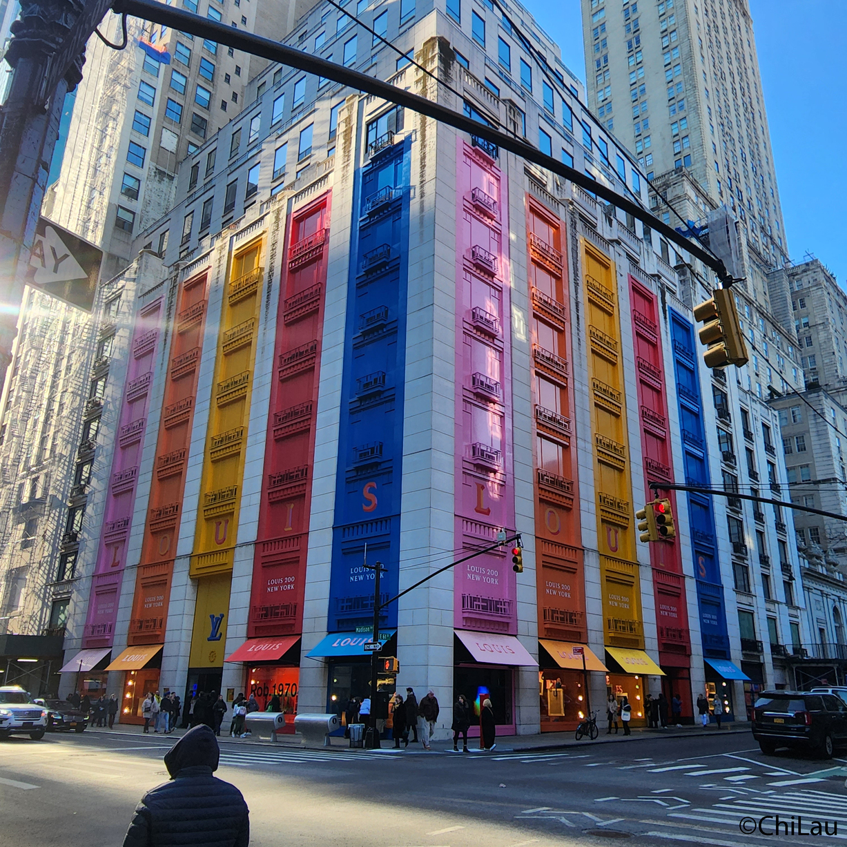 Louis Vuitton - The windows at the Louis Vuitton Fifth Avenue